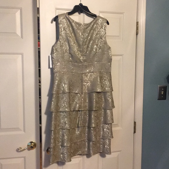 Sleeveless, wrap front cocktail dress with jacket - Picture 3 of 4